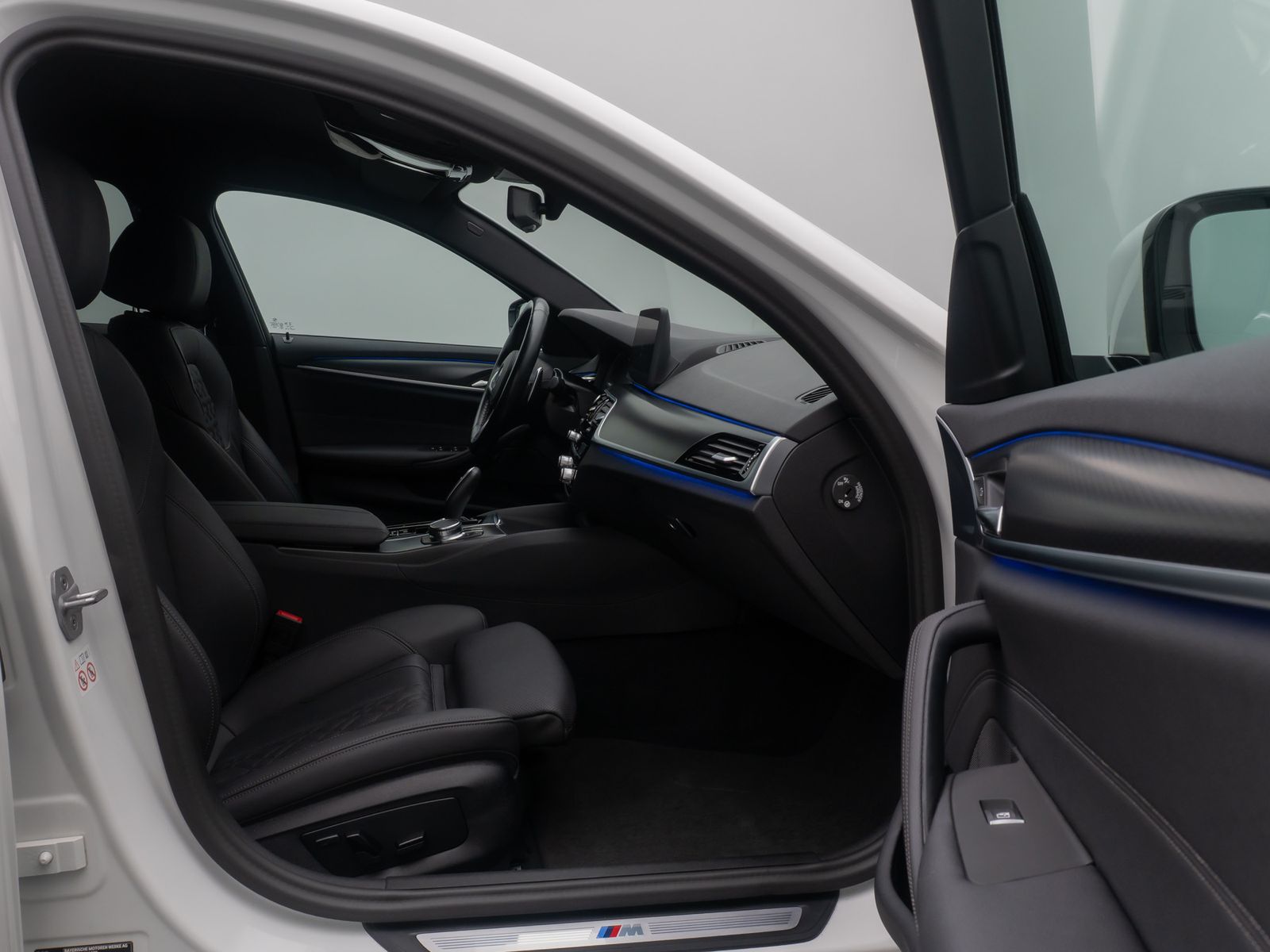 Fahrzeugabbildung BMW 530d xD M Sport Kamera DAB 4xKlima ACC Alarm 19"