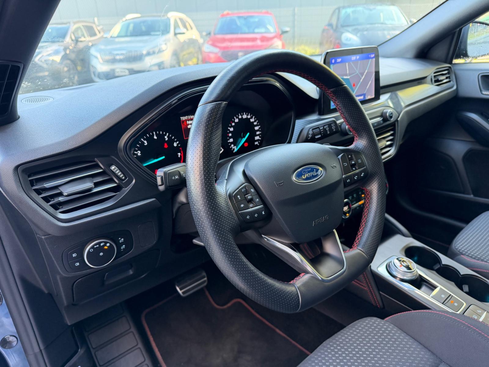 Ford Focus  ST-Line/SPORTPAKET/AHK/ACC/PANORAMA