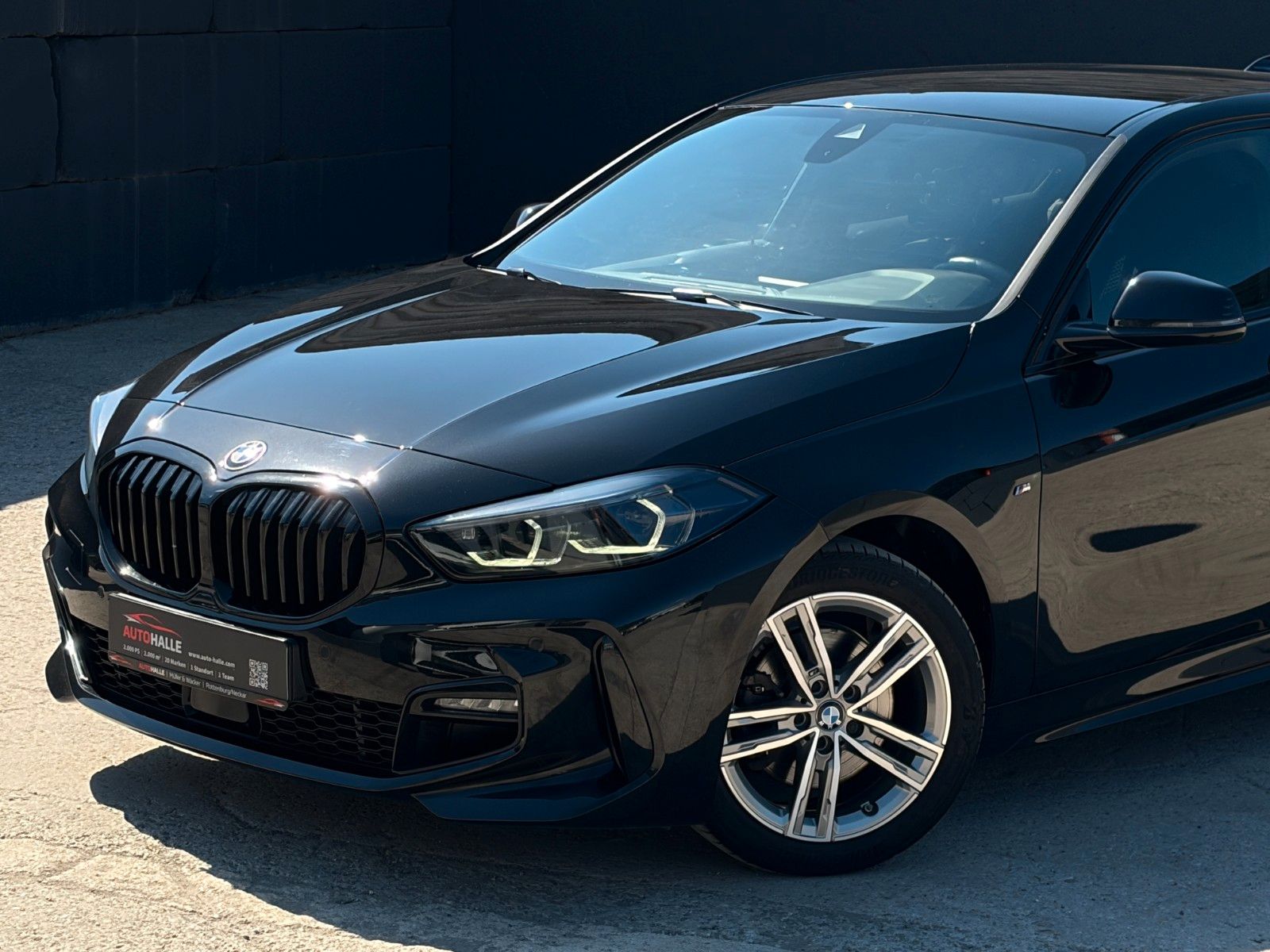 Fahrzeugabbildung BMW 118i M Sport Autom SHZ LHZ Hifi Amb Navi CarPlay