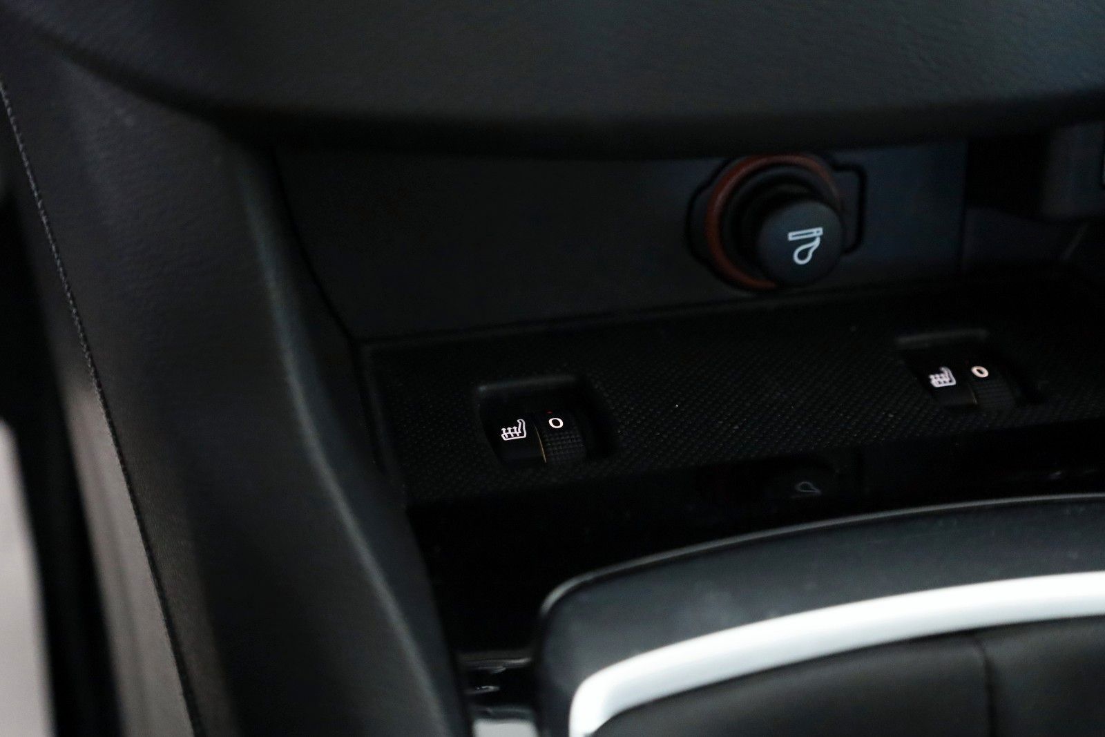 Fahrzeugabbildung Peugeot 308 Active Navi,SH,PDC,Kamera,SR+WR
