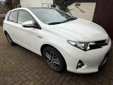Toyota Auris Hybrid Life 1,8-l-VVT-i Life - Toyota Auris mit Panoramadach