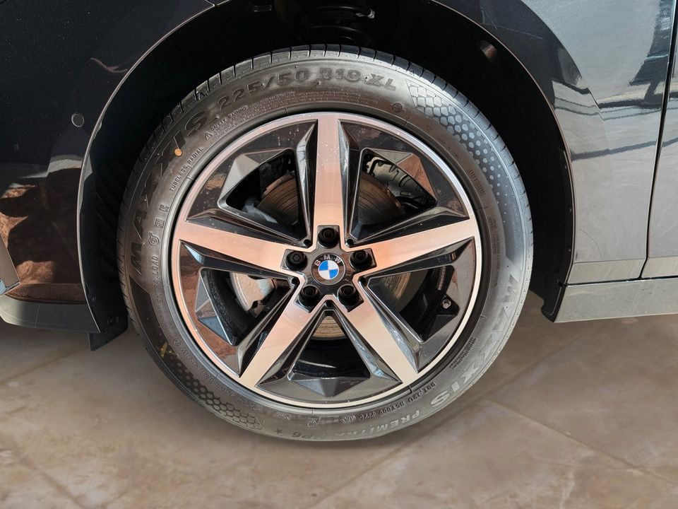 BMW 218 Active Tourer - Bild 2