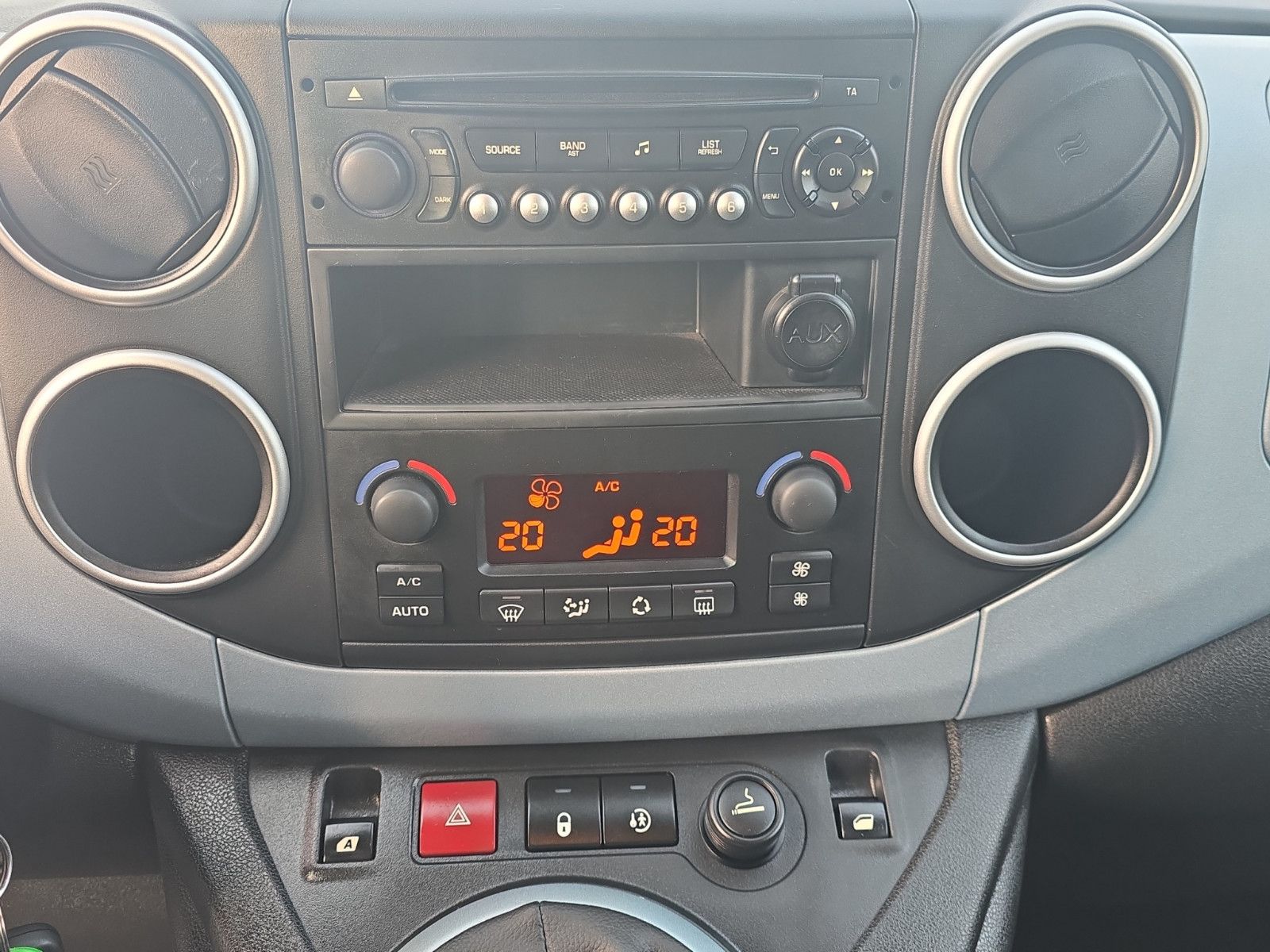 Fahrzeugabbildung Citroën Berlingo Kombi Selection+AHK+PDC+KLIMA+LED