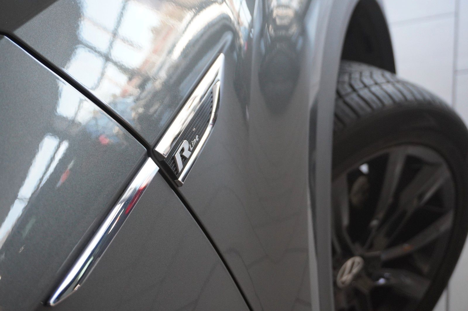 Fahrzeugabbildung Volkswagen T-Roc 1.5 TSI R-LINE SPORT NAVI/LED/KAMERA/VIRT.