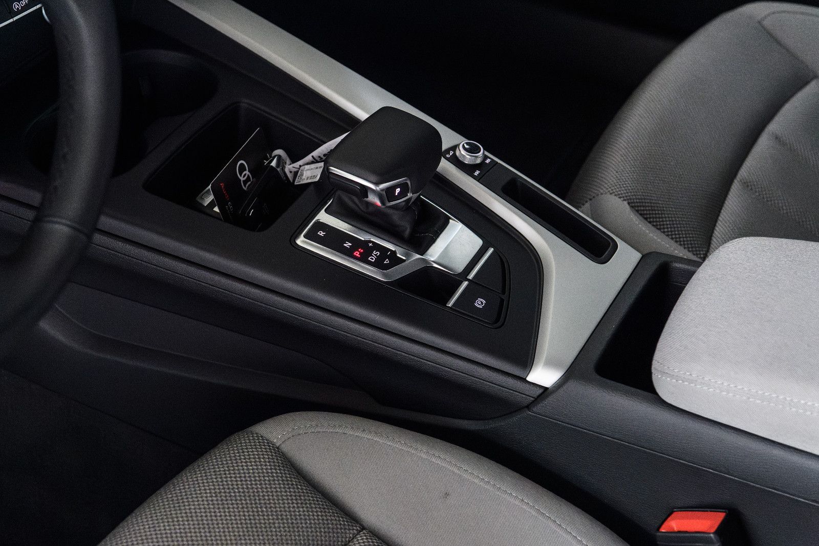 Fahrzeugabbildung Audi A4 Lim. 35 TFSI S-tronic+SHZ+elektr Sitze