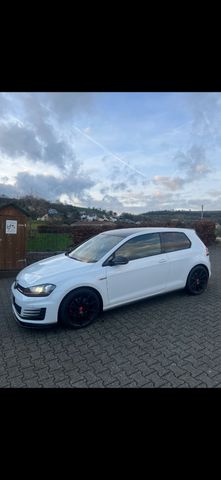 Volkswagen Golf 2.0 TSI GTI GTI