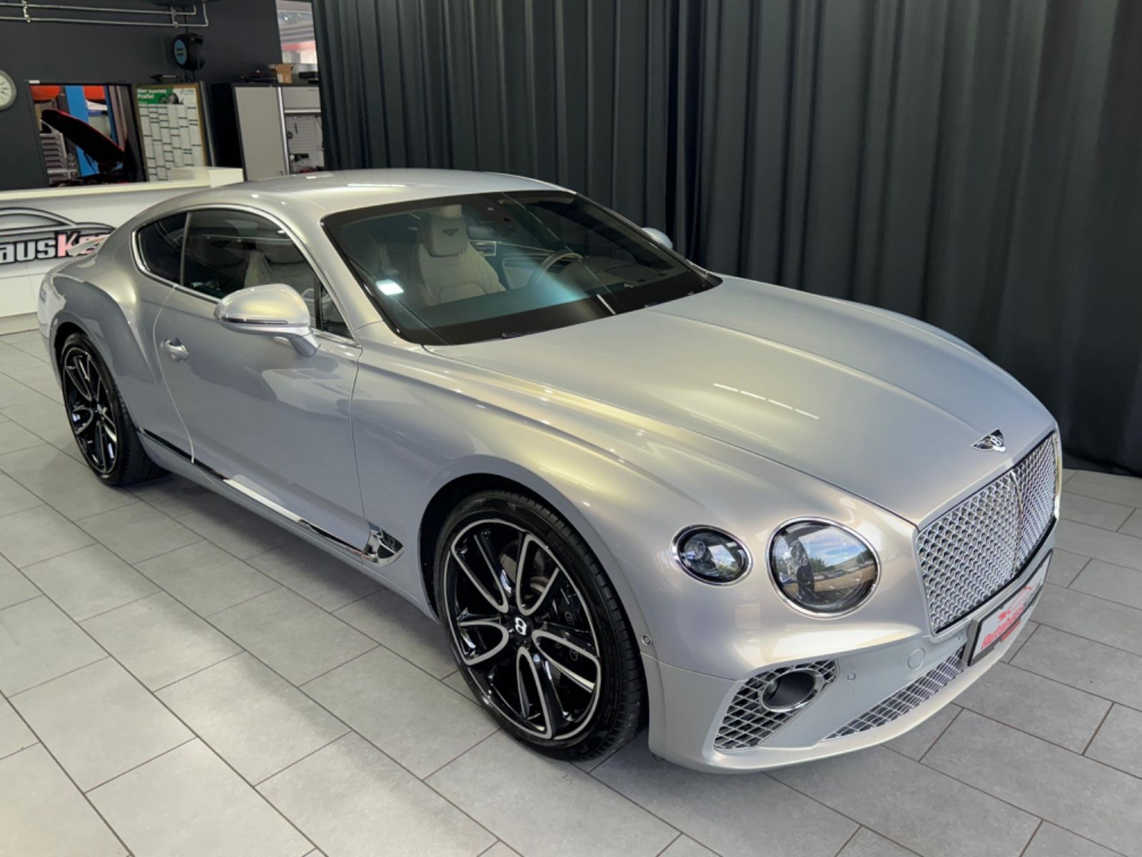 Fahrzeugabbildung Bentley Continental GT*NIGHT-VISION*MASSAGE*MULLINER*22"