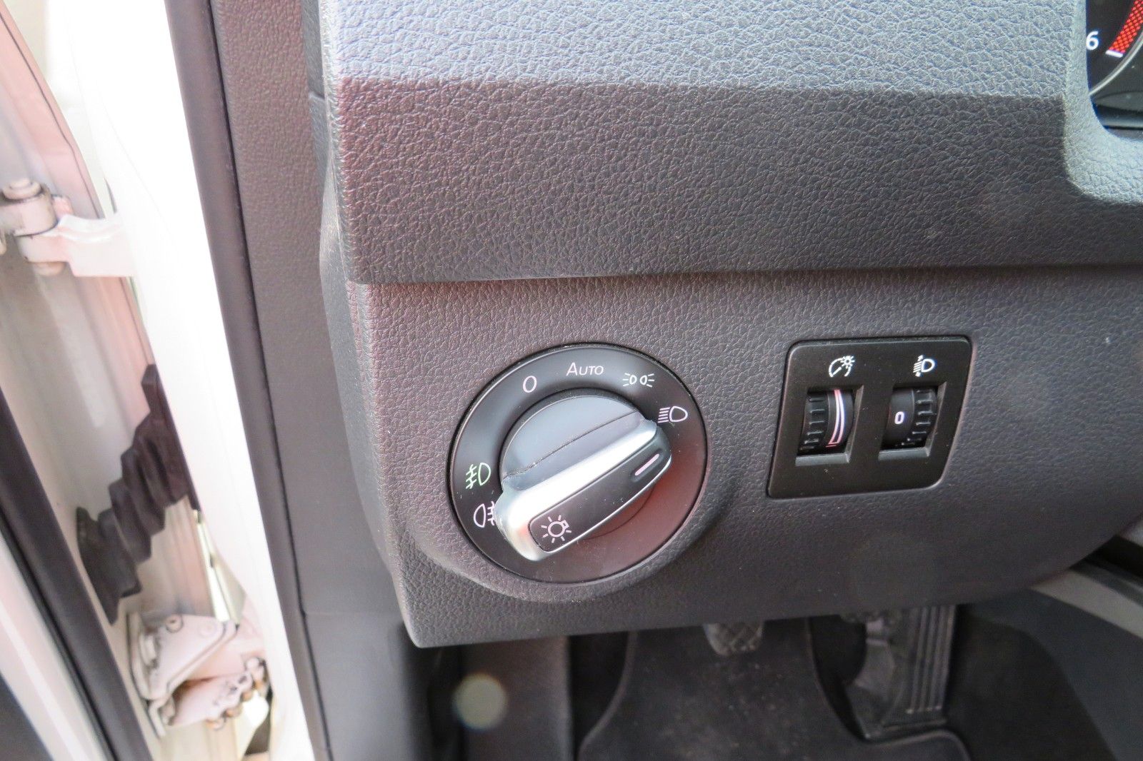 Fahrzeugabbildung Volkswagen Caddy MAXI 2.0-TDI COMFORT AHK NAVI STANDH. 1HD