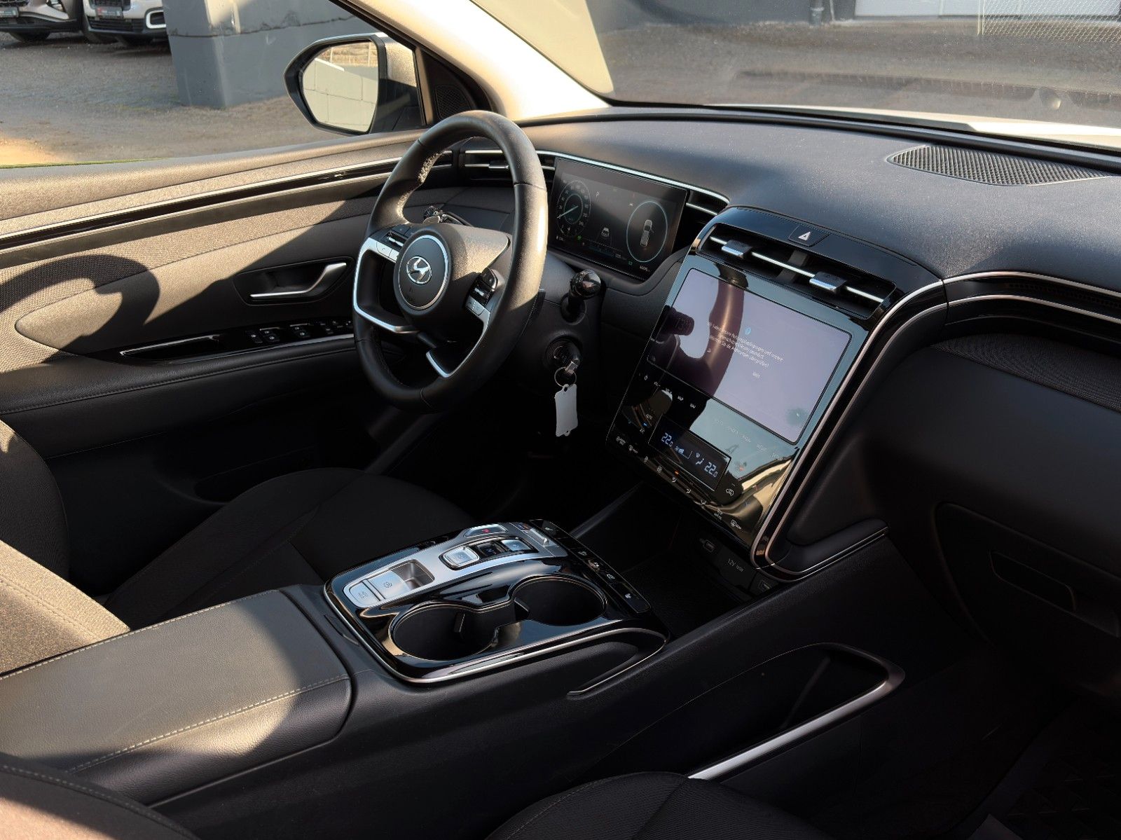 Fahrzeugabbildung Hyundai Tucson 1.6 T-GDI PHEV 4WD Temp. CarPlay CAM SHZ