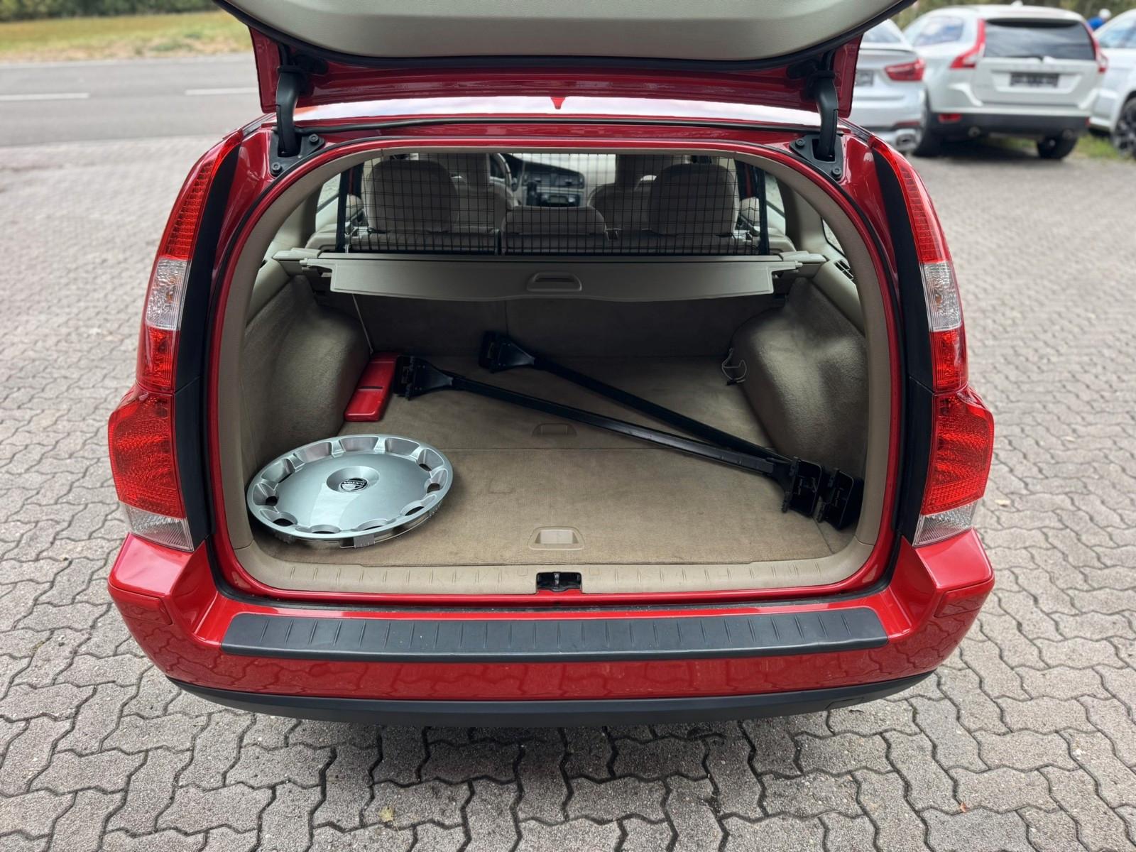 Volvo V70 2005 — photo 13
