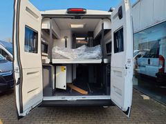 Adria Twin 640 SGX Edition,180 PS, Automatik MJ26