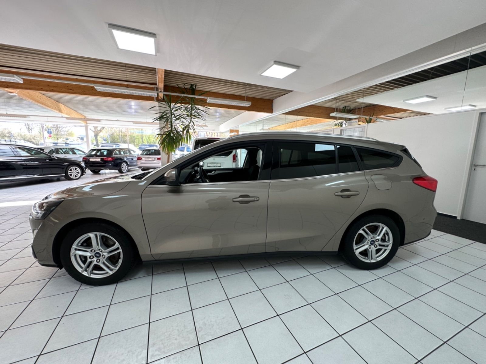 Fahrzeugabbildung Ford Focus Turnier Cool & Connect