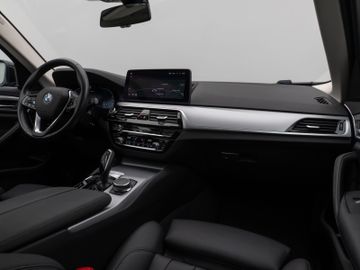 Fahrzeugabbildung BMW 530e xD Tour Pano ACC Kamera360° Sportsizt