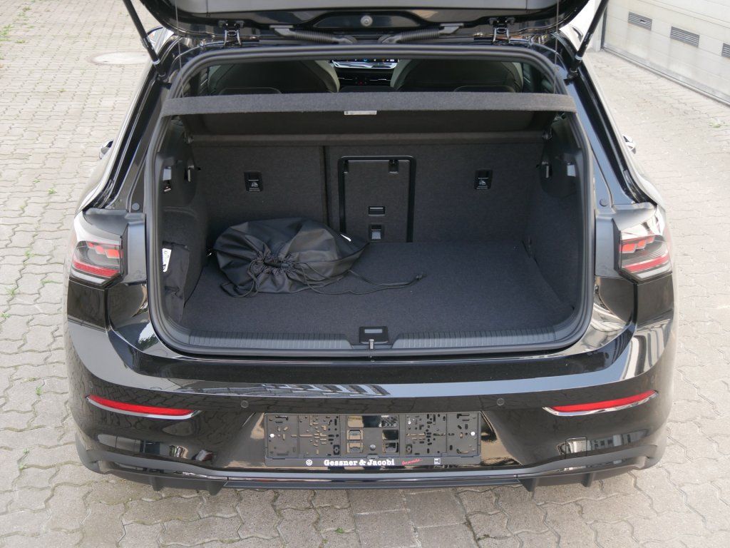 Fahrzeugabbildung Volkswagen Golf GTE 1.5 TSI eHybrid DSG AHK Matrix-LED