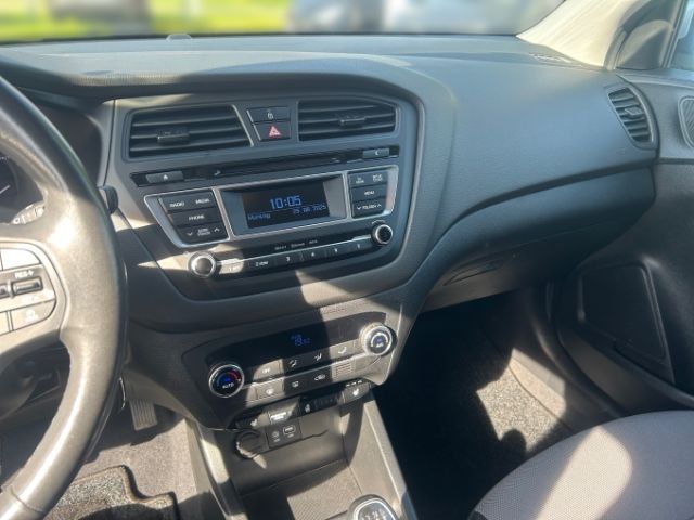 Fahrzeugabbildung Hyundai i20 blue Style 1.0 Klimaautom SHZ LenkradHZG Spu