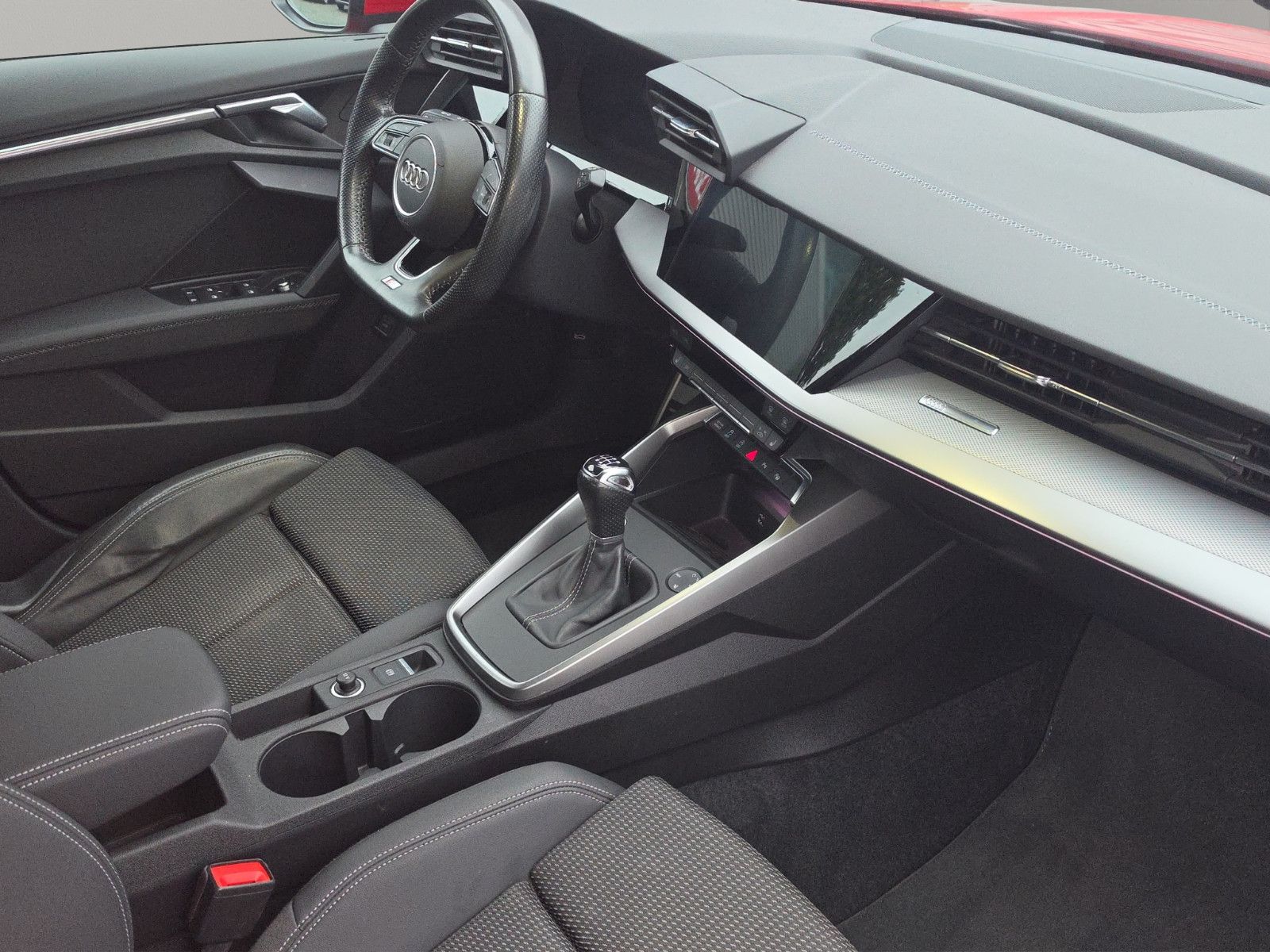 Fahrzeugabbildung Audi A3 Sportback 30 TDI S line LED AHK Kamera