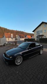 BMW E46 320i - BMW 320 aus 2000: E46