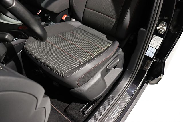 T-Roc Sport 1.5 TSI DSG LED NAVI KAMERA ACC el.H