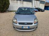 Ford Fiesta 1.4 TDCi 5p. Ghia 50kw - Ford Fiesta aus 2008: Ghia