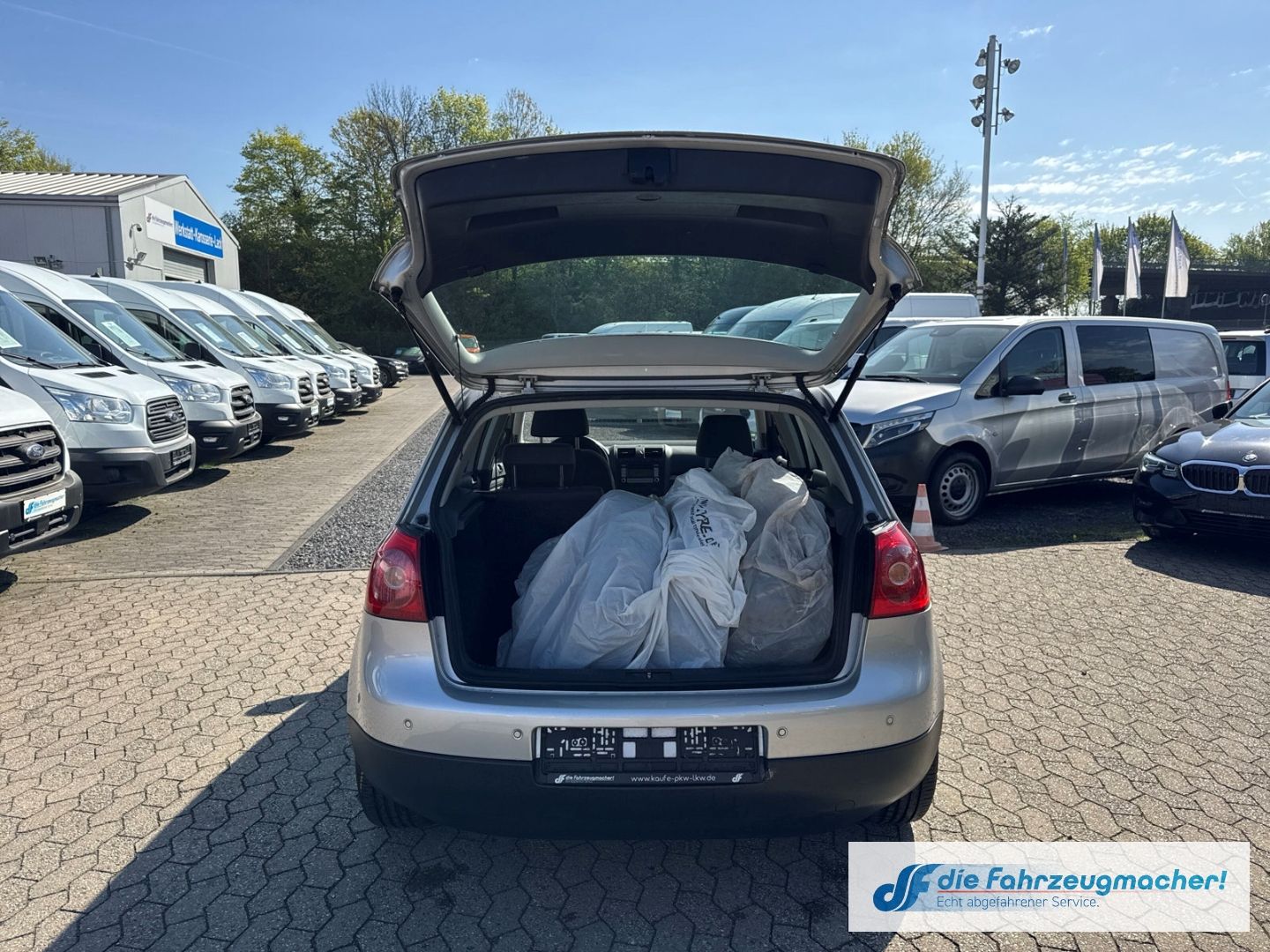 Fahrzeugabbildung Volkswagen Golf V 1,4 Tour ohne Rost Klimaau.  PDC*EXPORT