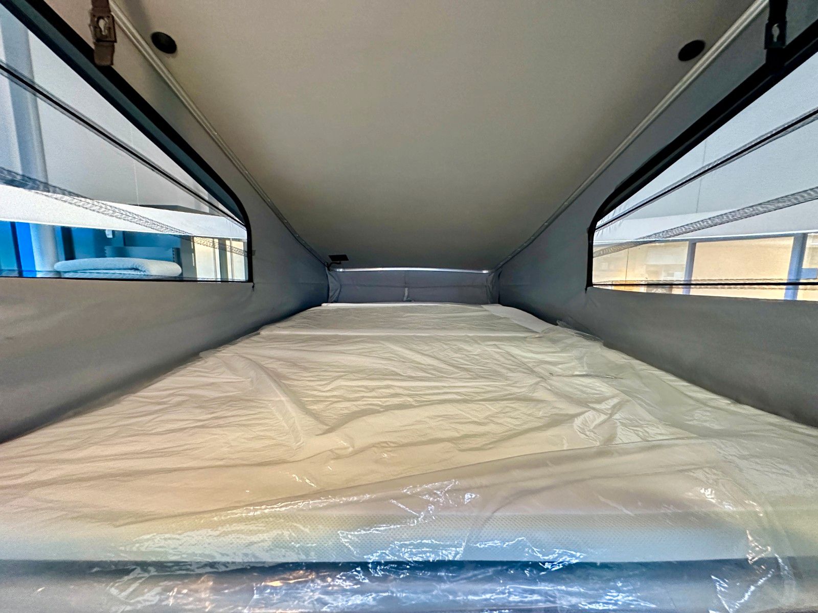 Vehicle image: Ford Nugget L1 Titanium | New Model V710