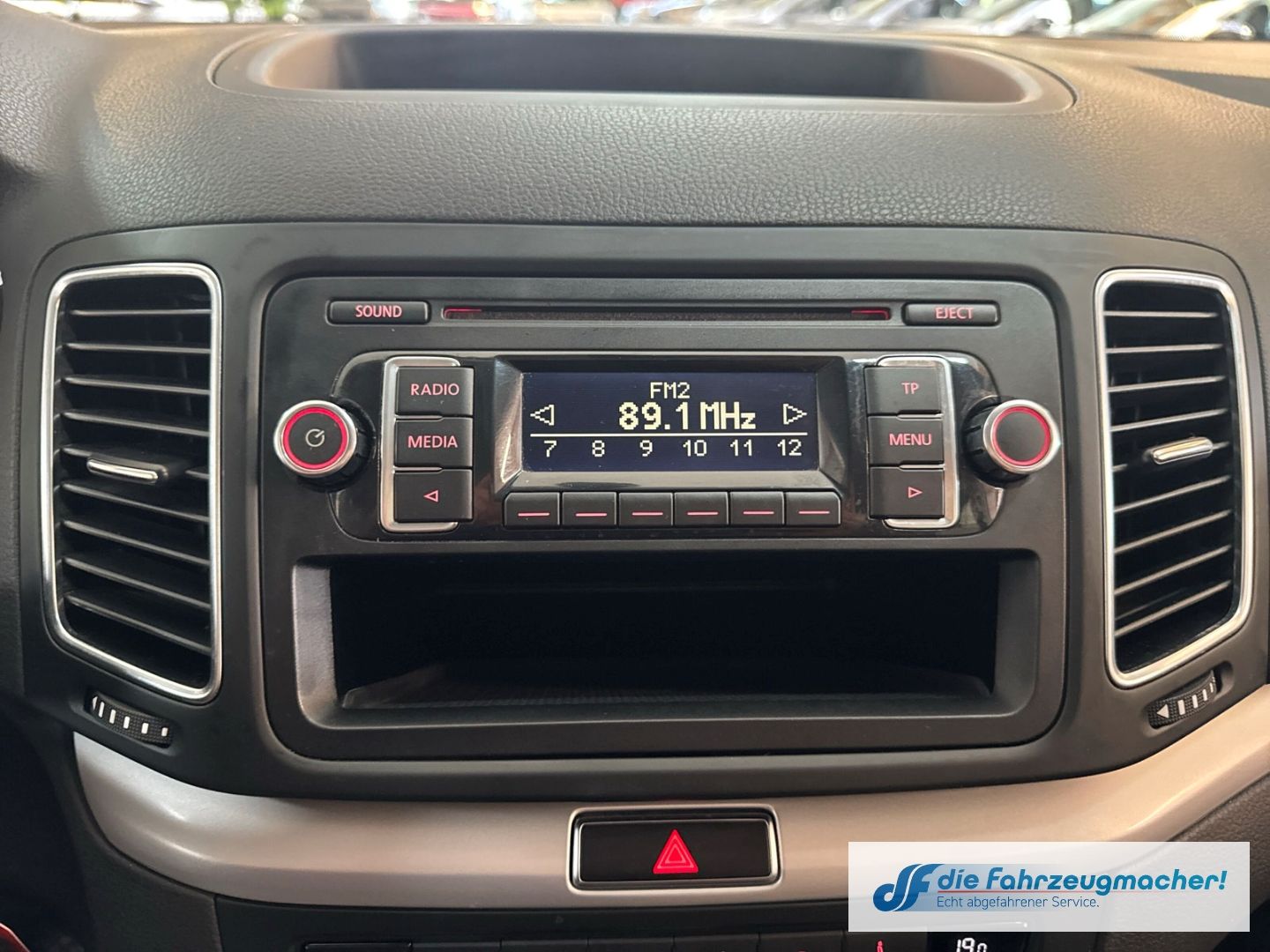 Fahrzeugabbildung Volkswagen Sharan Trendline BMT Dyn. Kurvenlicht Mehrzonenk