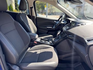 Ford Kuga - 10