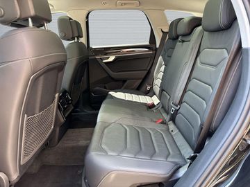 Volkswagen Touareg - 12
