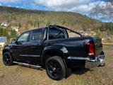 Volkswagen Amarok - Volkswagen Amarok: Schwarz