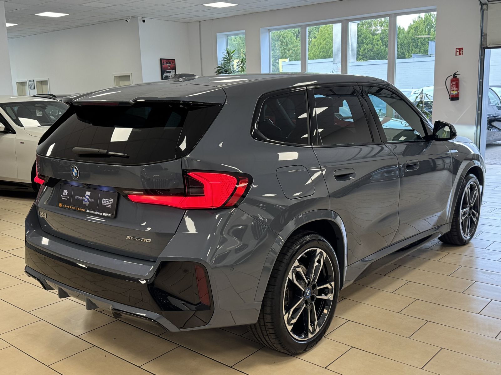 BMW iX1 30 xDrive M-Paket HUD Leder LED ACC Memory foto 5