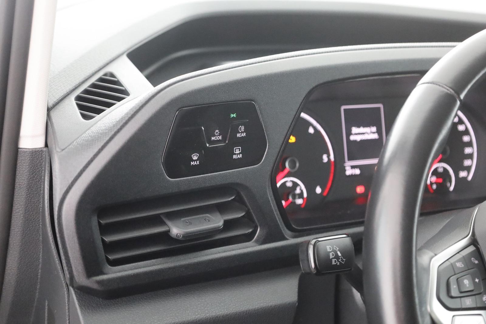 Volkswagen Caddy 2.0 TDI Klimaaut. LED Sitzheizung ACC PDC