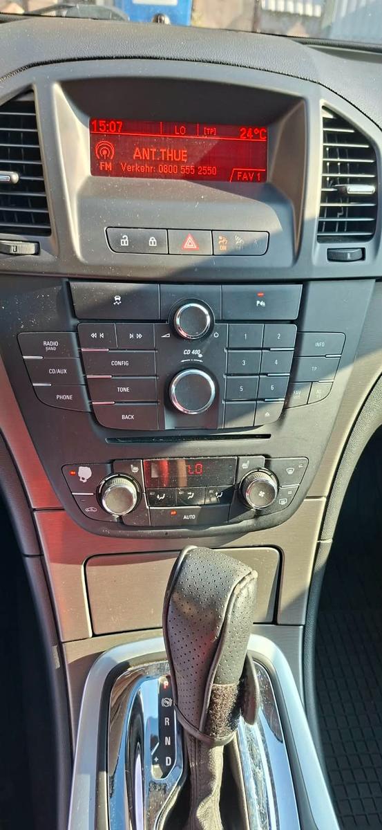 Opel Insignia 2011 — photo 9