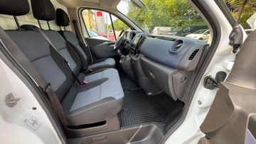Opel Vivaro - 11