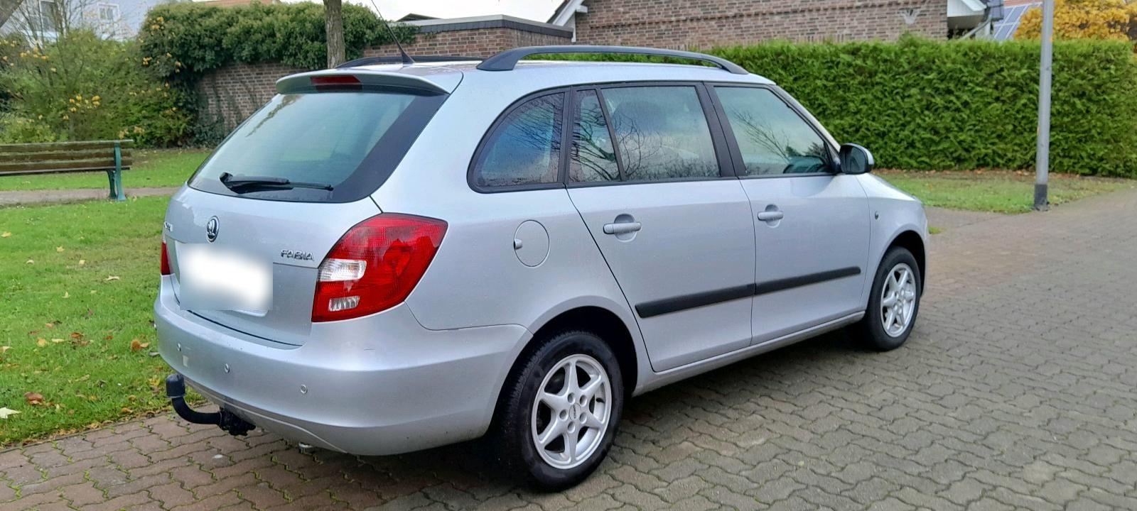 Skoda Fabia 2014 — rear view
