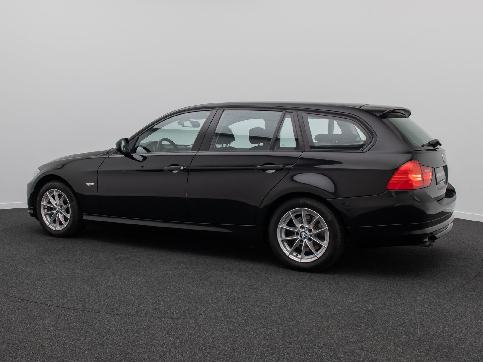 Fahrzeugabbildung BMW 318d GeschwindigReg PDC KlimaAut Freischprech