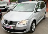 Volkswagen Touran United. Automatik , Neue Steuerkette . - Volkswagen Touran aus 2009: United