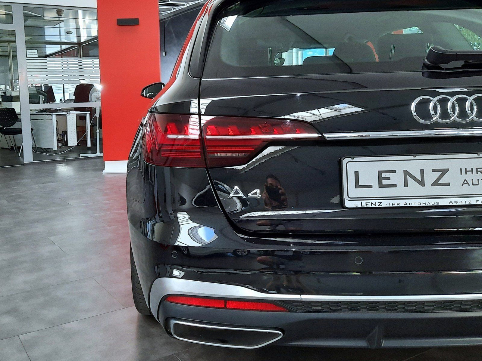 Fahrzeugabbildung Audi A4 Avant 40 TFSI S-line S-tronic *Navi*PDC*LED*