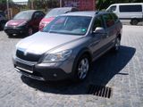 Skoda Octavia Combi Scout 4X4 - Skoda Octavia aus 2010: Scout