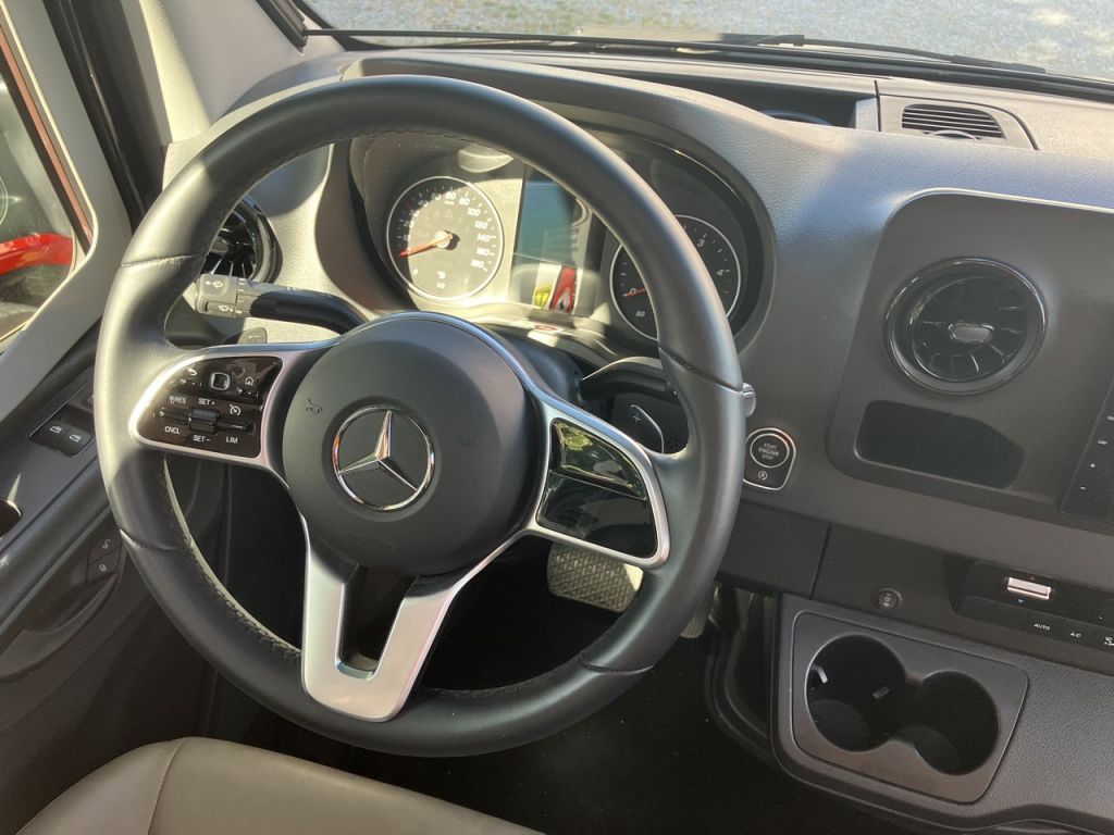 Fahrzeugabbildung Eura Mobil Profila T 696 EB YoungStar