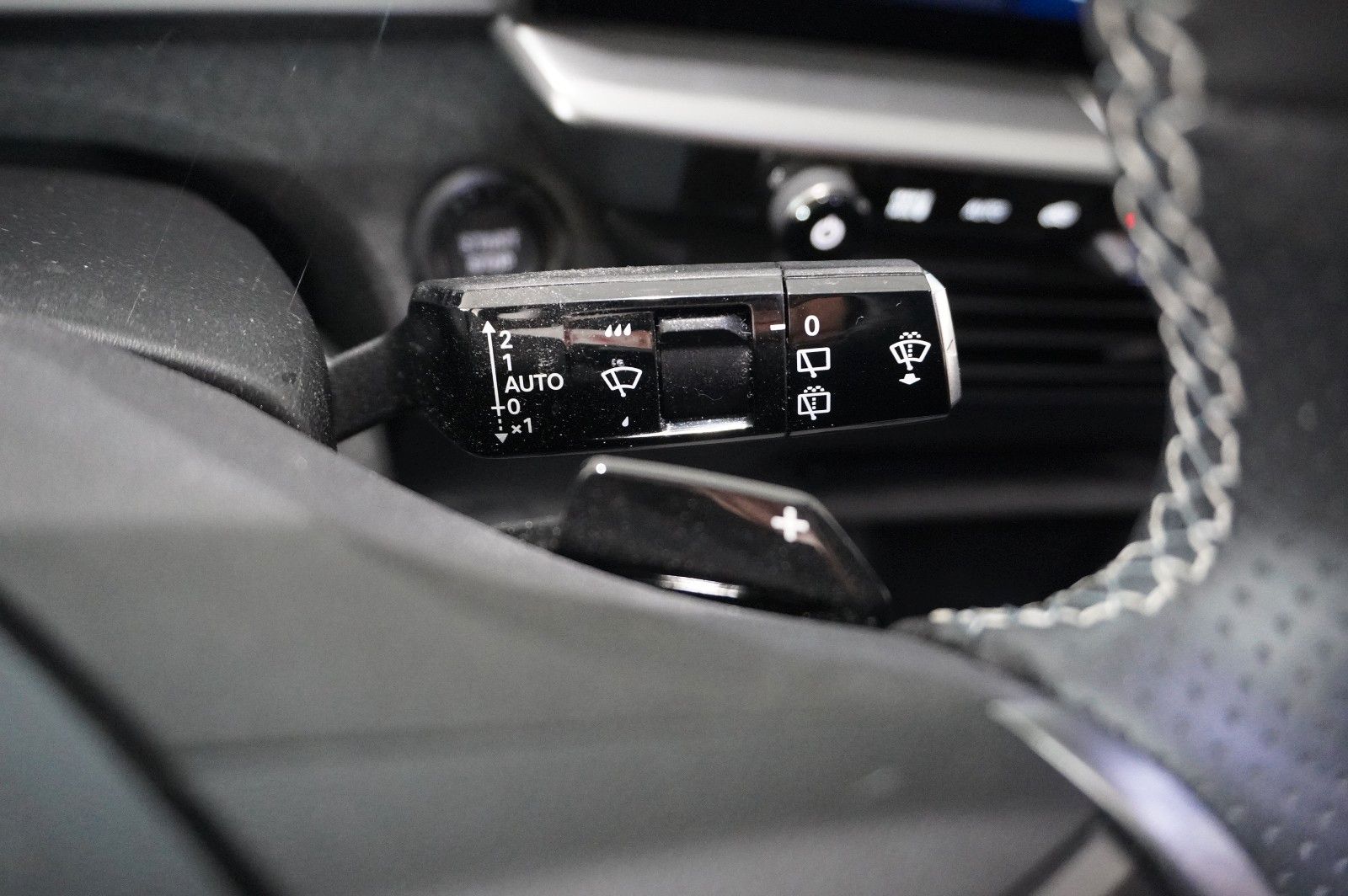 Fahrzeugabbildung Opel Grandland ELECTRIC GS SPORT 73KWH NAVI/360° /HUD