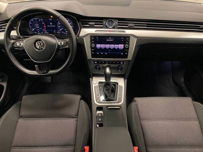 Fahrzeugabbildung Volkswagen Passat Variant1.5 TSI DSG Comfortline+NAVIGATION