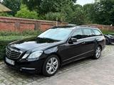 Mercedes-Benz E 200 T BlueEfficiency Avantgarde   - Mercedes-Benz 200: T