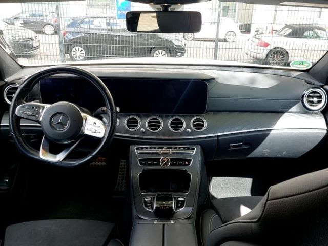 Mercedes-Benz E 300 AMG-line*Alcantara*Cockpit*360°Cam*St-Heiz