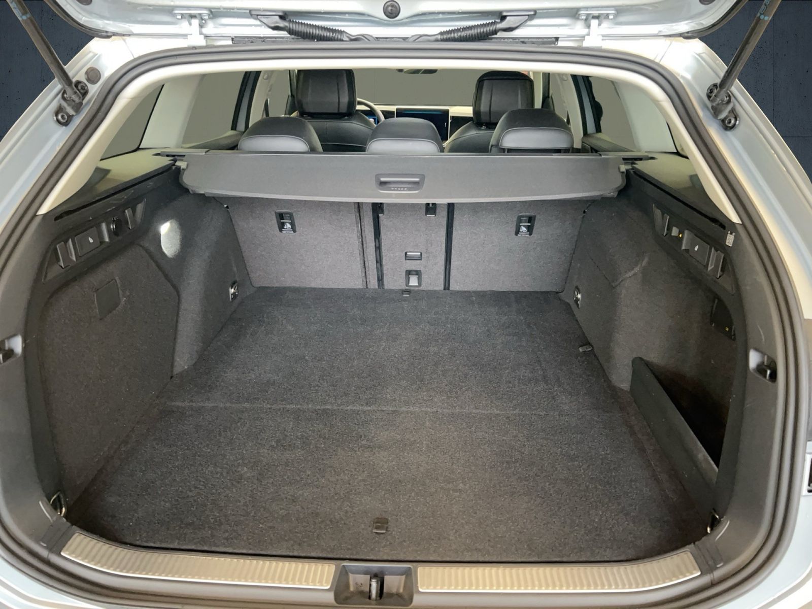 Volkswagen Passat Variant - Bild 12