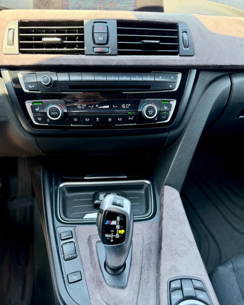BMW 318 2014 — photo 18