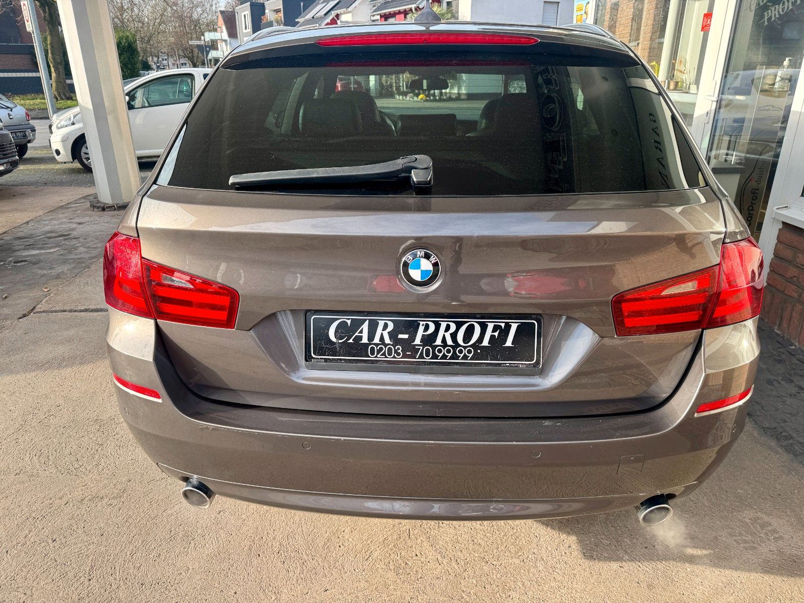 Fahrzeugabbildung BMW 535 d xDrive Touring Leder/Panorama/Navi/HUD