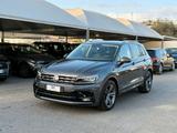 Volkswagen Tiguan 2.0 TDI SCR DSG R-LINE VIRTUAL - Volkswagen Tiguan mit Diesel-Antrieb: Limousine, Automatik