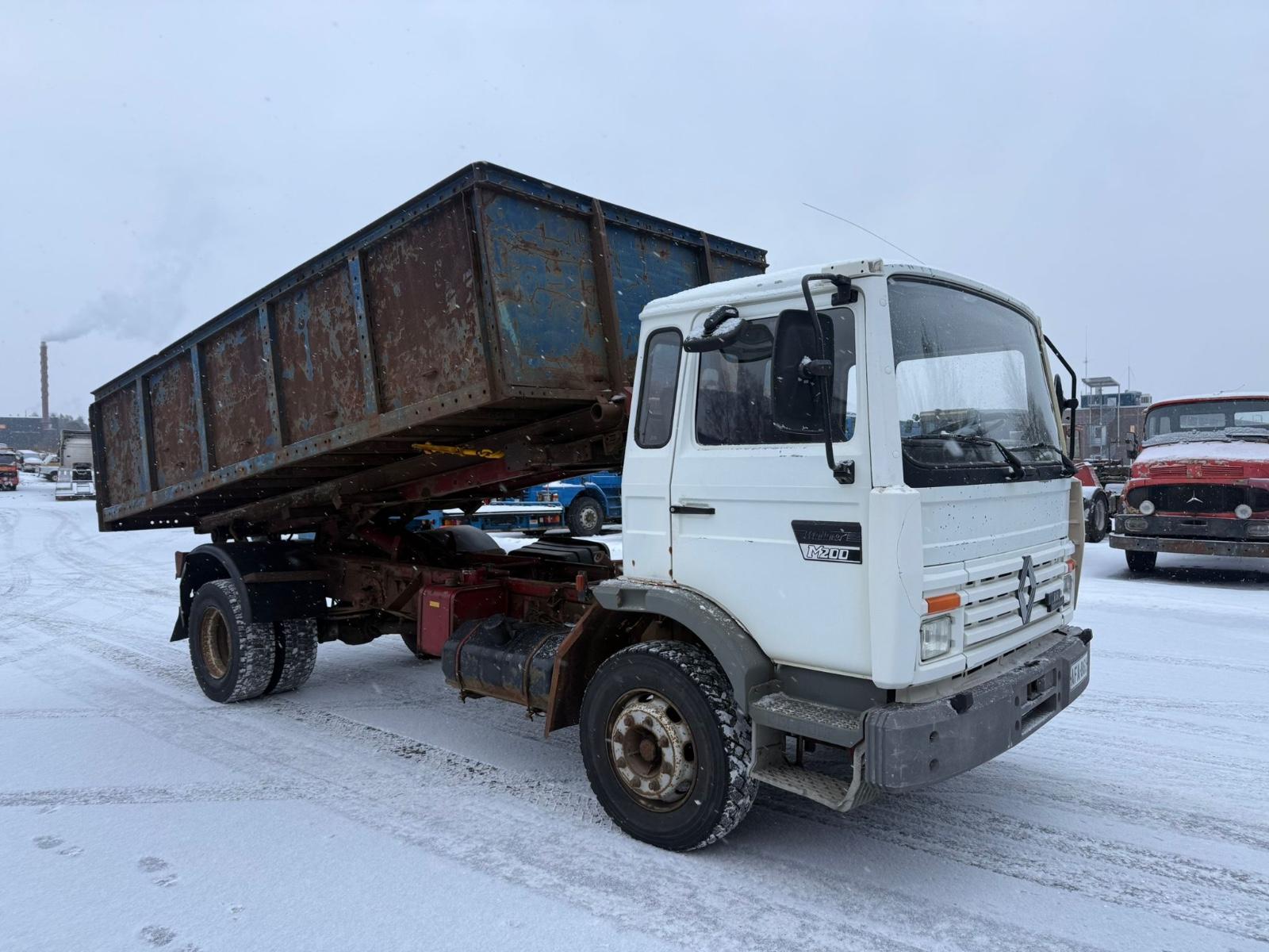 Renault Midlainer M200 4x2 tipper full steel tuv 12/2026