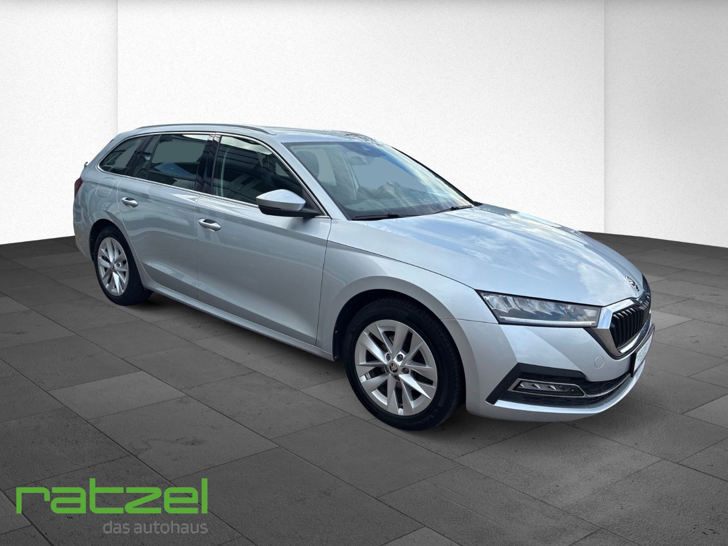 Fahrzeugabbildung SKODA Octavia Combi 2.0 TDI Style HUD AHK-klappbar Nav