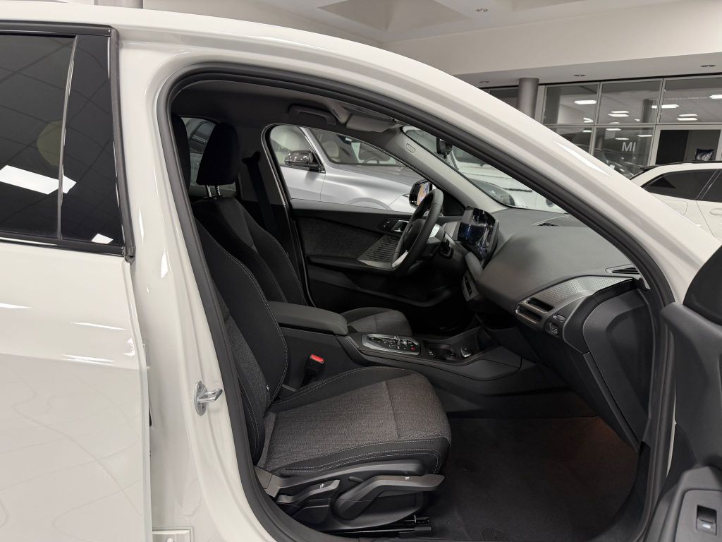 BMW 116 i LED*NAV*KAM*SHZ*TEMP*SPURW*KLIMA*DRIVING*